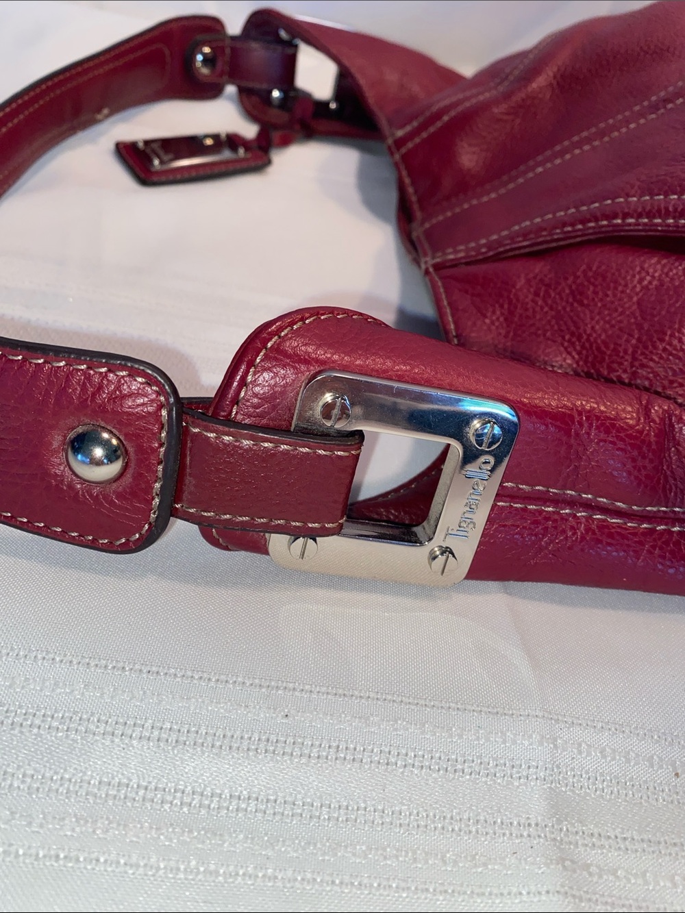 Vintage Tignanello Cherry Red Pebbled Leather Shoulder Bag - Picture 4 of 7